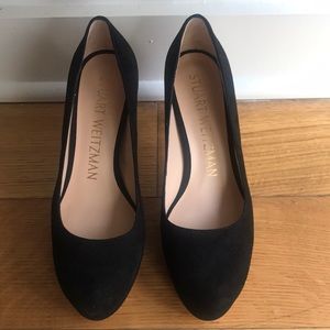 Stuart Weitzman Larsa Black Suede Pumps